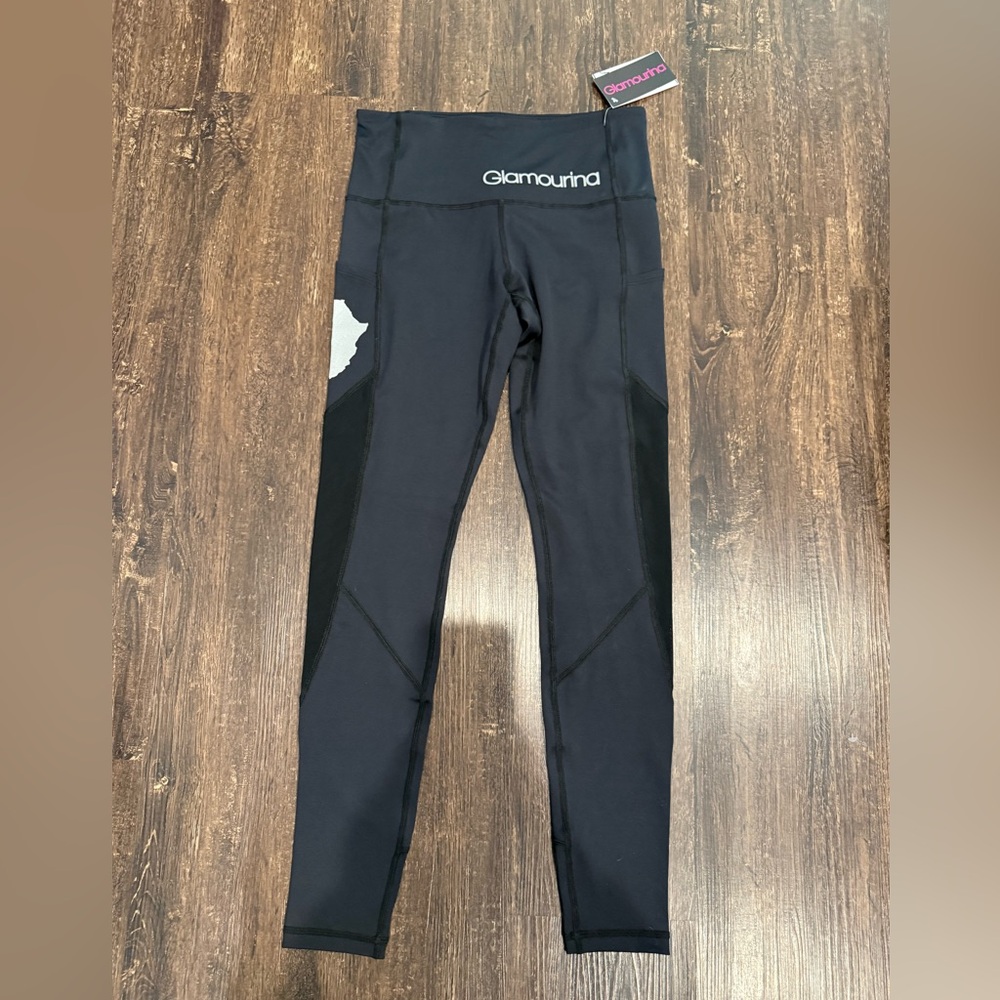 NWT Glamourina Black Leggings with side pockets, small.
